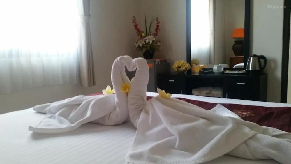 Tuban Torres Accommodation Kuta Lombok Exterior foto