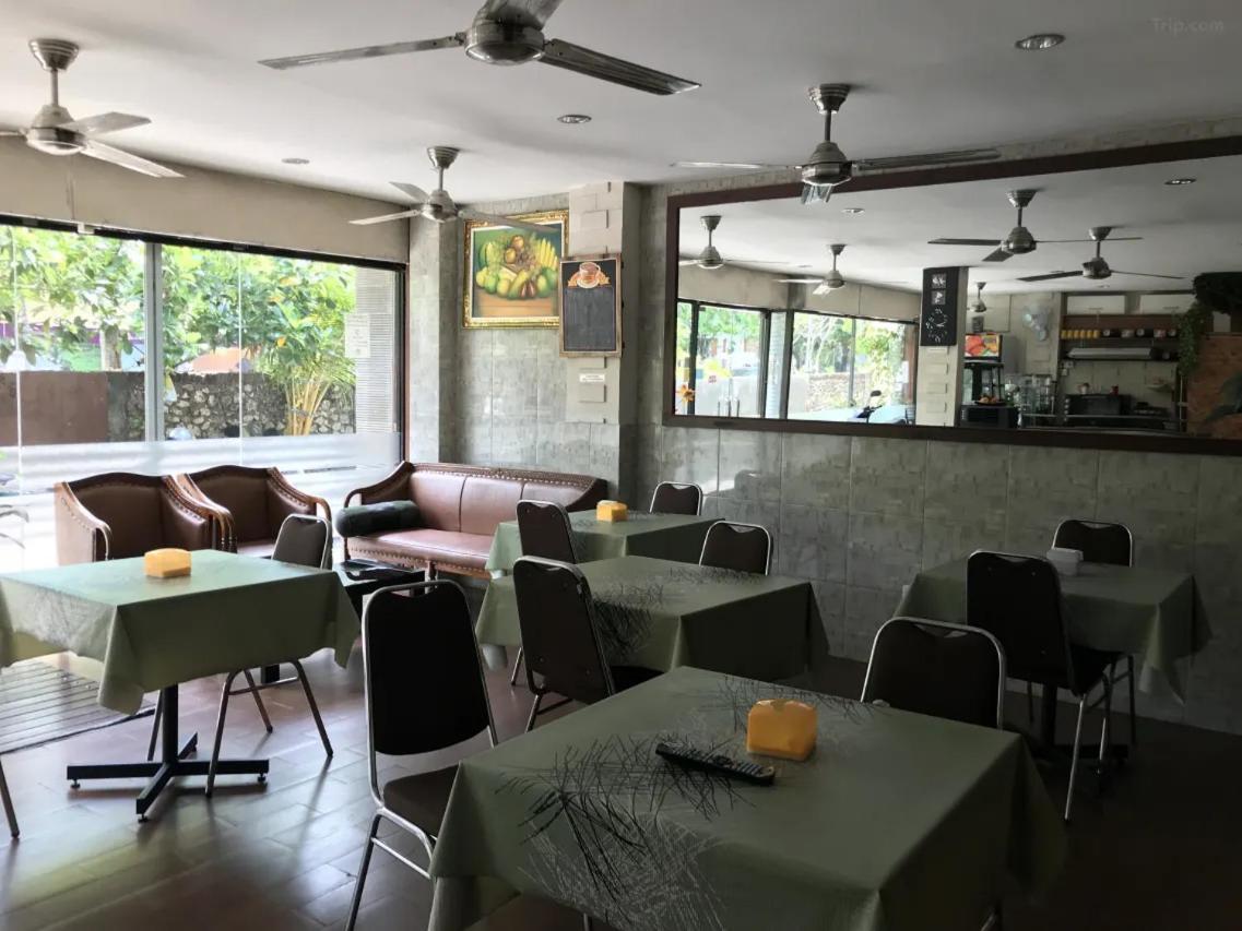 Tuban Torres Accommodation Kuta Lombok Exterior foto